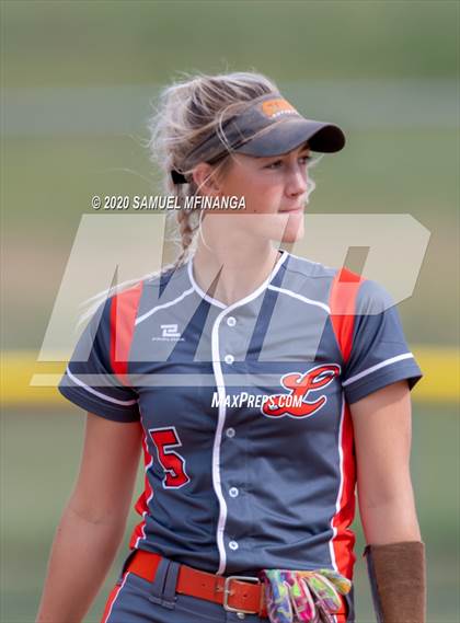 Thumbnail 2 in Lexington vs. Lincoln Southeast photogallery.