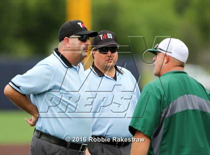 Thumbnail 2 in Lake Dallas vs Arlington Heights (UIL 5A Quarterfinal) photogallery.