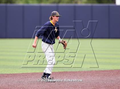 Thumbnail 2 in Lake Dallas vs Arlington Heights (UIL 5A Quarterfinal) photogallery.