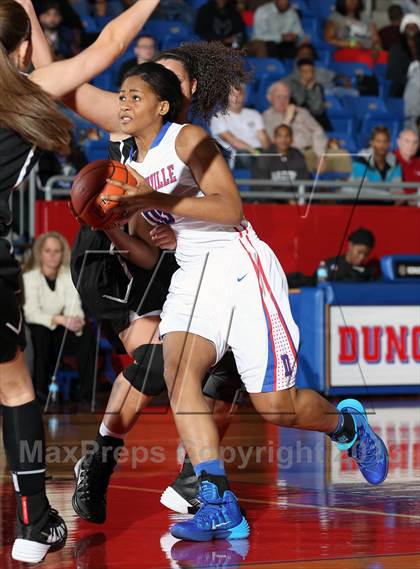 Thumbnail 1 in Bishop Lynch @ Duncanville (Thanksgiving Hoopfest) photogallery.