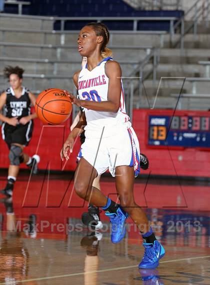 Thumbnail 3 in Bishop Lynch @ Duncanville (Thanksgiving Hoopfest) photogallery.