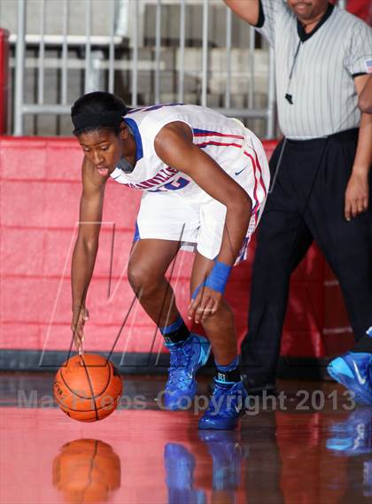 Thumbnail 3 in Bishop Lynch @ Duncanville (Thanksgiving Hoopfest) photogallery.