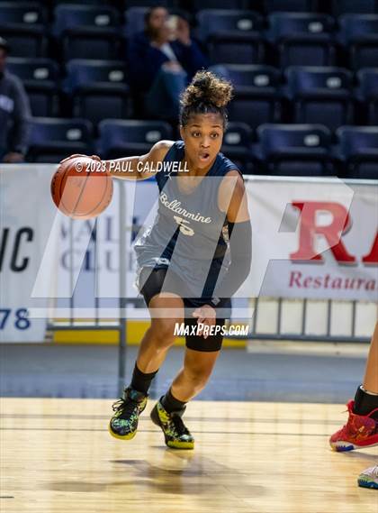 Thumbnail 3 in Eastlake vs. Bellarmine Prep (King Showcase) photogallery.