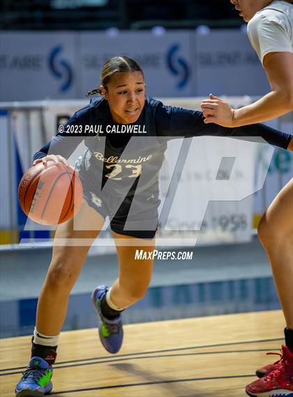 Thumbnail 2 in Eastlake vs. Bellarmine Prep (King Showcase) photogallery.