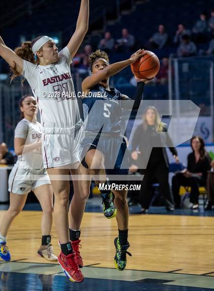 Thumbnail 2 in Eastlake vs. Bellarmine Prep (King Showcase) photogallery.