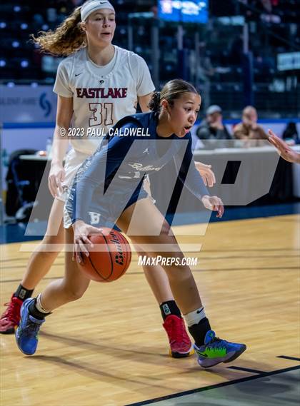Thumbnail 3 in Eastlake vs. Bellarmine Prep (King Showcase) photogallery.
