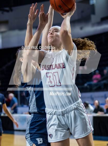 Thumbnail 3 in Eastlake vs. Bellarmine Prep (King Showcase) photogallery.