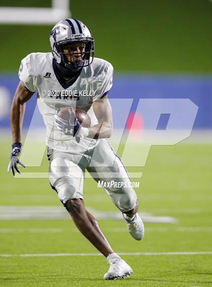 Thumbnail 1 in Paris vs Argyle (UIL 4A Quarterfinal Playoff) photogallery.