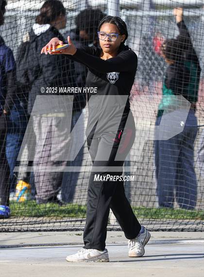 Thumbnail 2 in Herd Roundup @ Elk Grove HS photogallery.