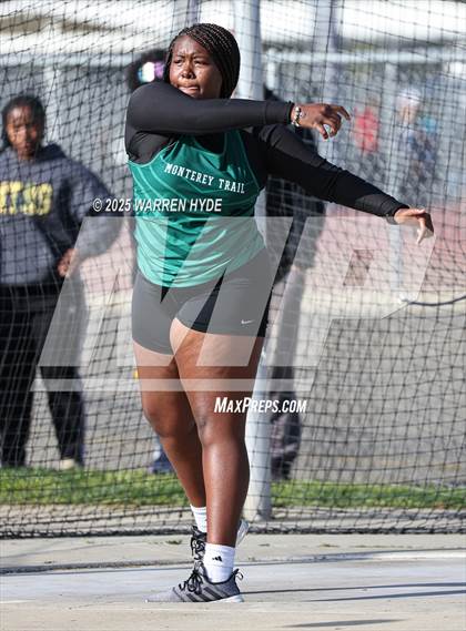 Thumbnail 3 in Herd Roundup @ Elk Grove HS photogallery.