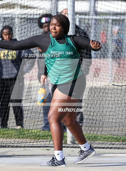 Thumbnail 2 in Herd Roundup @ Elk Grove HS photogallery.