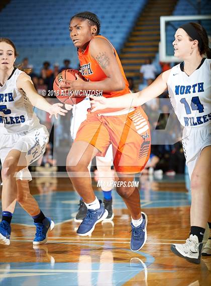 Thumbnail 2 in North Pitt vs. North Wilkes (NCHSAA 2A Final) photogallery.