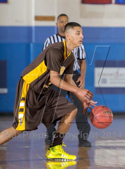 Thumbnail 1 in Thomas Jefferson vs. Hinkley (Holiday Classic) photogallery.