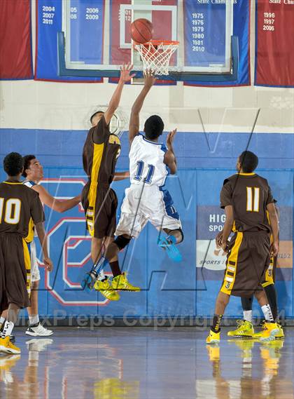 Thumbnail 2 in Thomas Jefferson vs. Hinkley (Holiday Classic) photogallery.