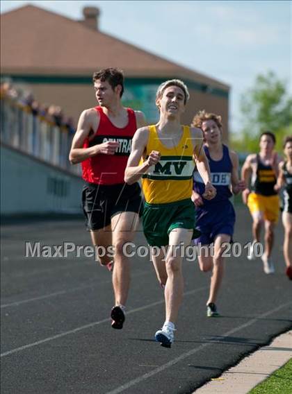 Thumbnail 1 in True Team Section 6AAA (Boys 1600m Run) photogallery.