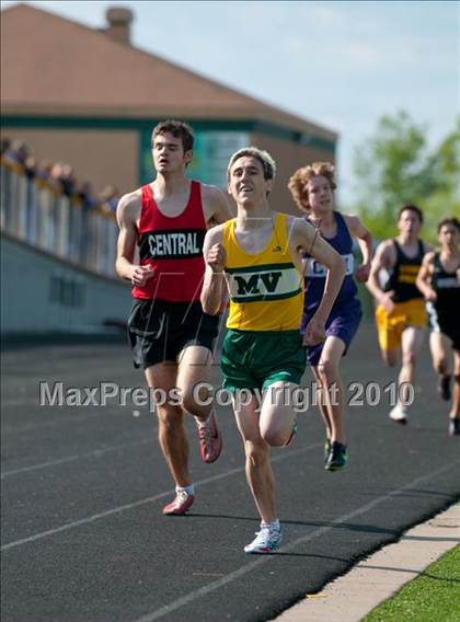 Thumbnail 3 in True Team Section 6AAA (Boys 1600m Run) photogallery.