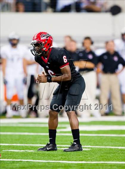 Thumbnail 1 in Cedar Hill vs. Guyer (Kirk Herbstreit National Kickoff Classic) photogallery.