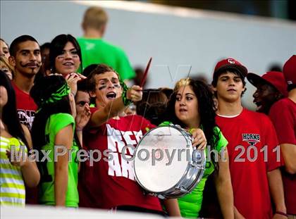 Thumbnail 1 in Cedar Hill vs. Guyer (Kirk Herbstreit National Kickoff Classic) photogallery.