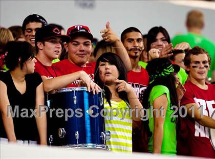 Thumbnail 3 in Cedar Hill vs. Guyer (Kirk Herbstreit National Kickoff Classic) photogallery.