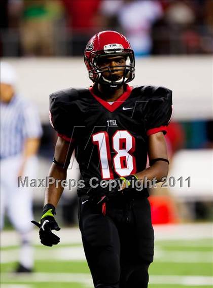 Thumbnail 2 in Cedar Hill vs. Guyer (Kirk Herbstreit National Kickoff Classic) photogallery.