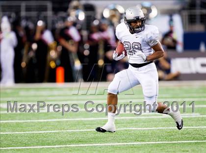Thumbnail 1 in Cedar Hill vs. Guyer (Kirk Herbstreit National Kickoff Classic) photogallery.