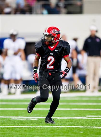 Thumbnail 2 in Cedar Hill vs. Guyer (Kirk Herbstreit National Kickoff Classic) photogallery.