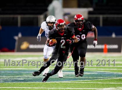 Thumbnail 3 in Cedar Hill vs. Guyer (Kirk Herbstreit National Kickoff Classic) photogallery.