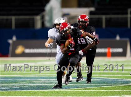 Thumbnail 2 in Cedar Hill vs. Guyer (Kirk Herbstreit National Kickoff Classic) photogallery.