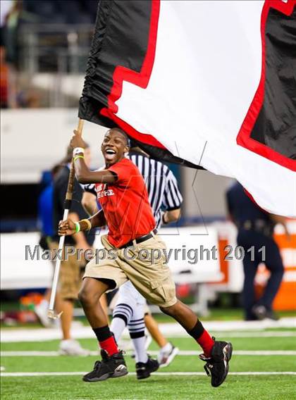 Thumbnail 2 in Cedar Hill vs. Guyer (Kirk Herbstreit National Kickoff Classic) photogallery.
