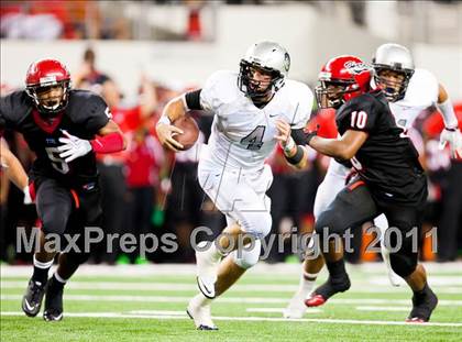 Thumbnail 1 in Cedar Hill vs. Guyer (Kirk Herbstreit National Kickoff Classic) photogallery.