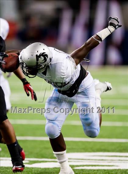 Thumbnail 2 in Cedar Hill vs. Guyer (Kirk Herbstreit National Kickoff Classic) photogallery.