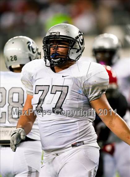 Thumbnail 3 in Cedar Hill vs. Guyer (Kirk Herbstreit National Kickoff Classic) photogallery.
