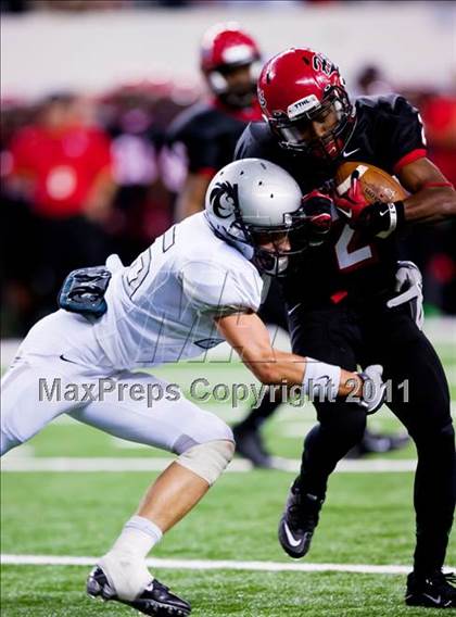 Thumbnail 1 in Cedar Hill vs. Guyer (Kirk Herbstreit National Kickoff Classic) photogallery.