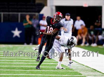Thumbnail 3 in Cedar Hill vs. Guyer (Kirk Herbstreit National Kickoff Classic) photogallery.