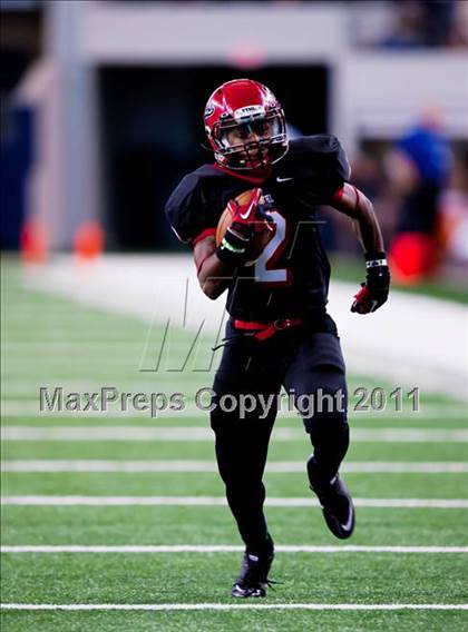 Thumbnail 2 in Cedar Hill vs. Guyer (Kirk Herbstreit National Kickoff Classic) photogallery.