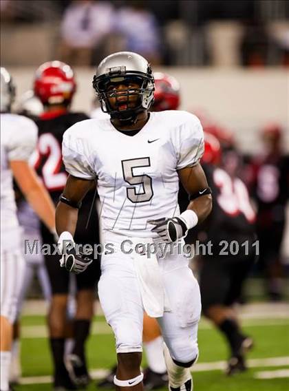 Thumbnail 1 in Cedar Hill vs. Guyer (Kirk Herbstreit National Kickoff Classic) photogallery.