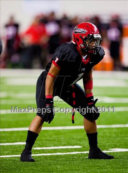 Thumbnail 1 in Cedar Hill vs. Guyer (Kirk Herbstreit National Kickoff Classic) photogallery.