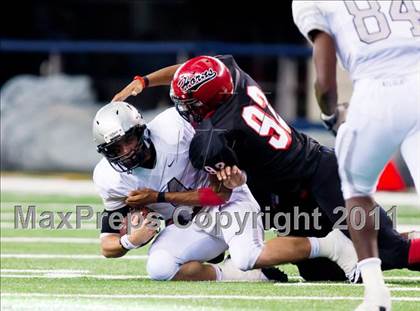 Thumbnail 2 in Cedar Hill vs. Guyer (Kirk Herbstreit National Kickoff Classic) photogallery.