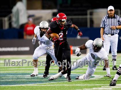 Thumbnail 1 in Cedar Hill vs. Guyer (Kirk Herbstreit National Kickoff Classic) photogallery.