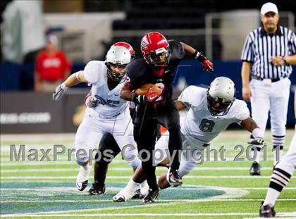 Thumbnail 3 in Cedar Hill vs. Guyer (Kirk Herbstreit National Kickoff Classic) photogallery.