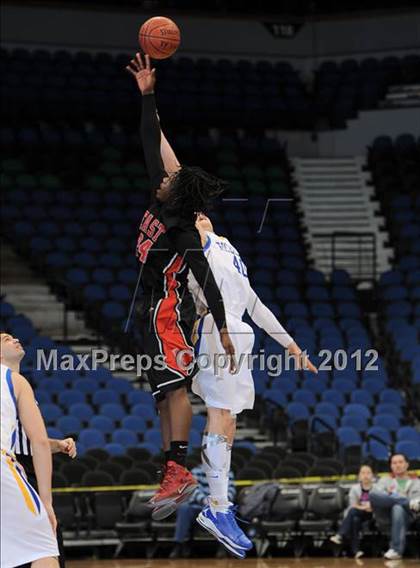 Thumbnail 3 in Rice Lake vs. Duluth East photogallery.