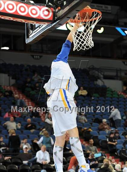 Thumbnail 3 in Rice Lake vs. Duluth East photogallery.