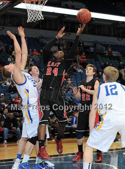 Thumbnail 1 in Rice Lake vs. Duluth East photogallery.