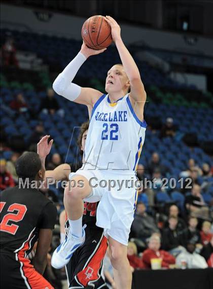 Thumbnail 3 in Rice Lake vs. Duluth East photogallery.