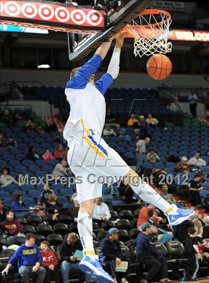 Thumbnail 3 in Rice Lake vs. Duluth East photogallery.
