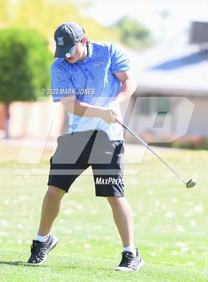 Thumbnail 2 in Metro Invitational Golf Tournament photogallery.