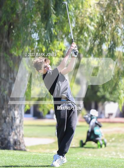 Thumbnail 3 in Metro Invitational Golf Tournament photogallery.