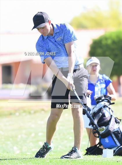Thumbnail 3 in Metro Invitational Golf Tournament photogallery.