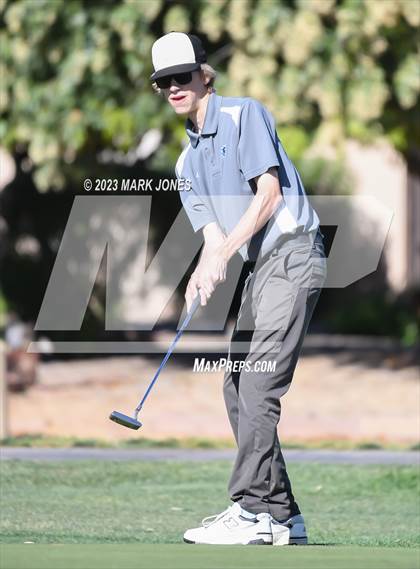 Thumbnail 3 in Metro Invitational Golf Tournament photogallery.