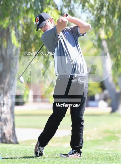 Thumbnail 3 in Metro Invitational Golf Tournament photogallery.